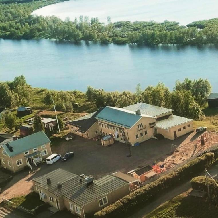 Karesuando Kuttainen Lodge מראה חיצוני תמונה